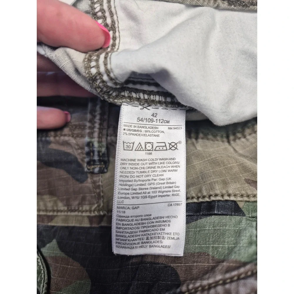 Lot of 2 Gap Men's Size 42 Camo Cargo Shorts Ripstop Stretch Military Tactical
